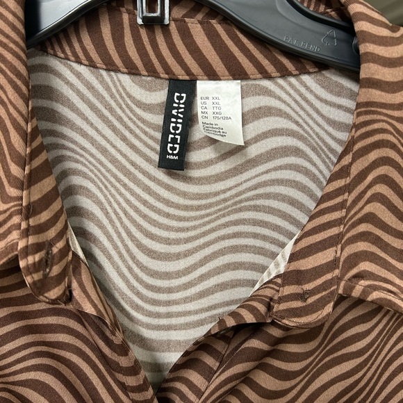 H&M Draped Shirt Dress – Brown Wave Pattern – XXL - Picture 9 of 13